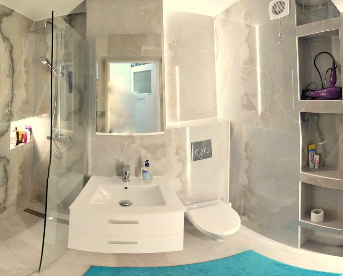 Studio Zelazna Rooms Near Old Town Варшава Экстерьер фото